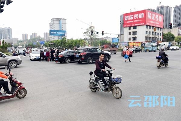 探索T型交叉路口的智慧与挑战，城市交通的未来之路