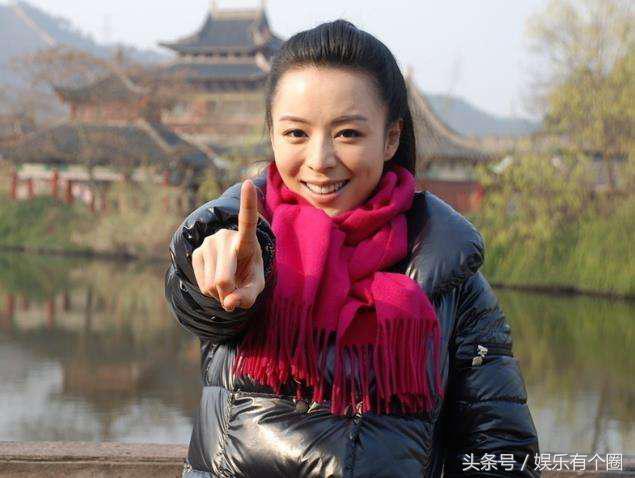 果子妹妹最新萌照大放送，童真笑颜，温暖了整个季节